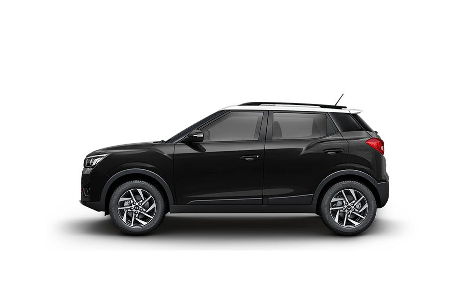 Mahindra XUV300 Napoli Black Pearl White