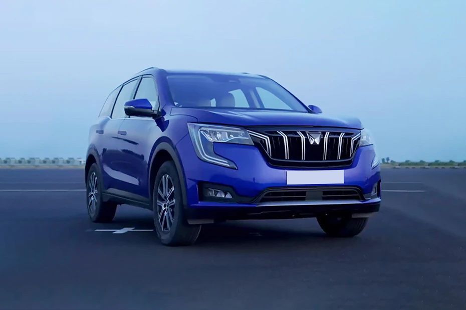 Mahindra XUV700 Front