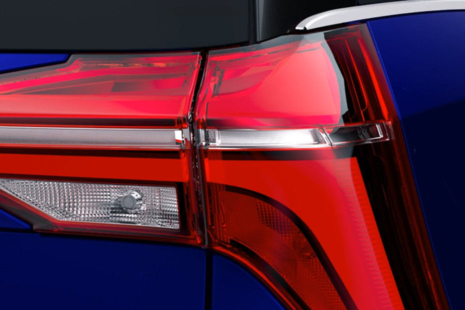 Mahindra XUV700 Tail lamp