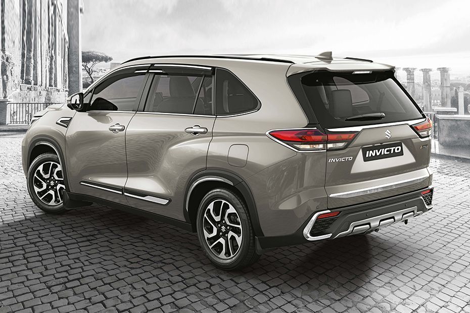 Maruti Invicto Rear 3/4 left