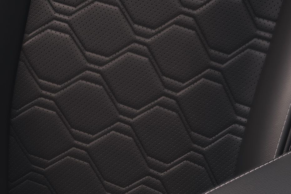 Maruti Invicto Seat lether