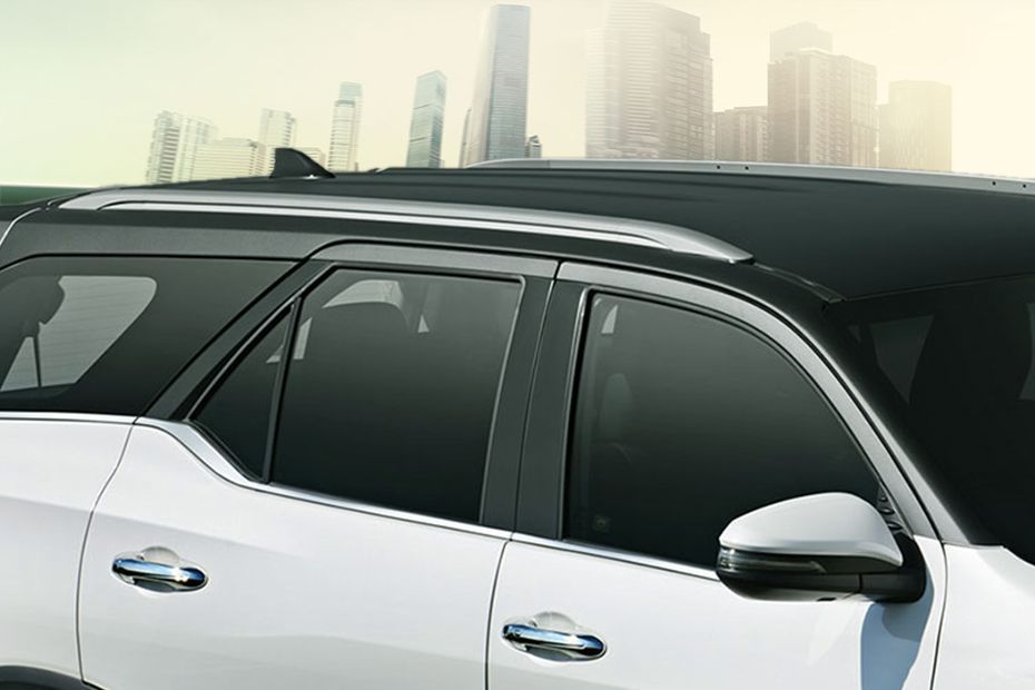 Toyota Fortuner Legender Carrier view