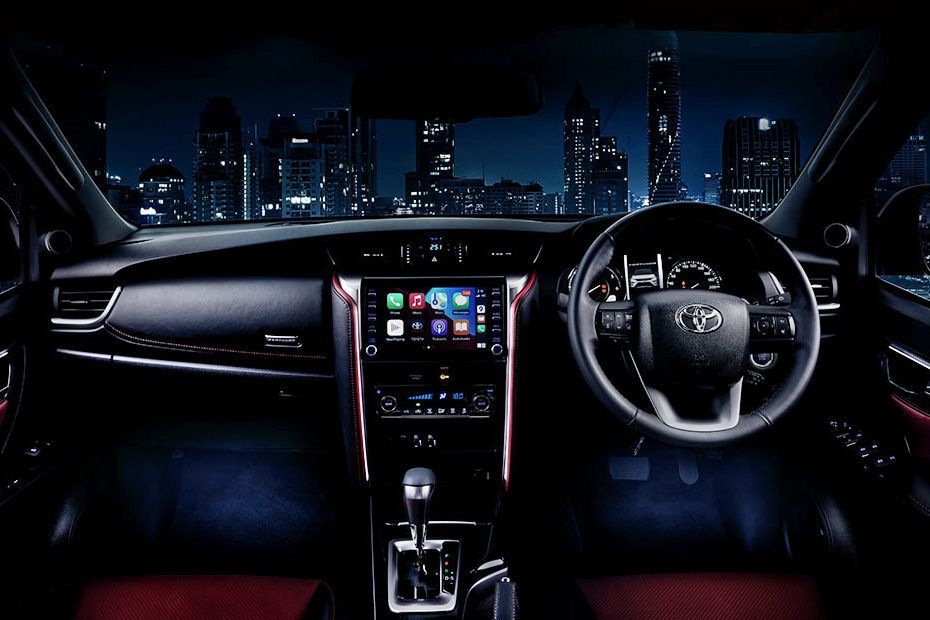 Toyota Fortuner Legender Full dashboard center
