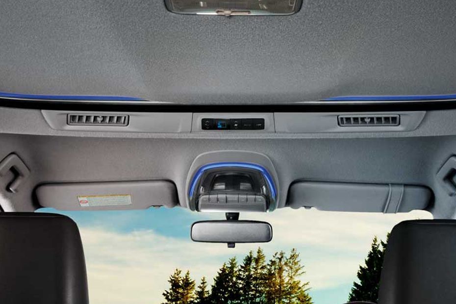 Toyota Innova Crysta View out back