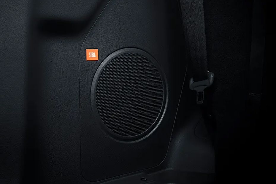 Toyota Innova Hycross Speaker view